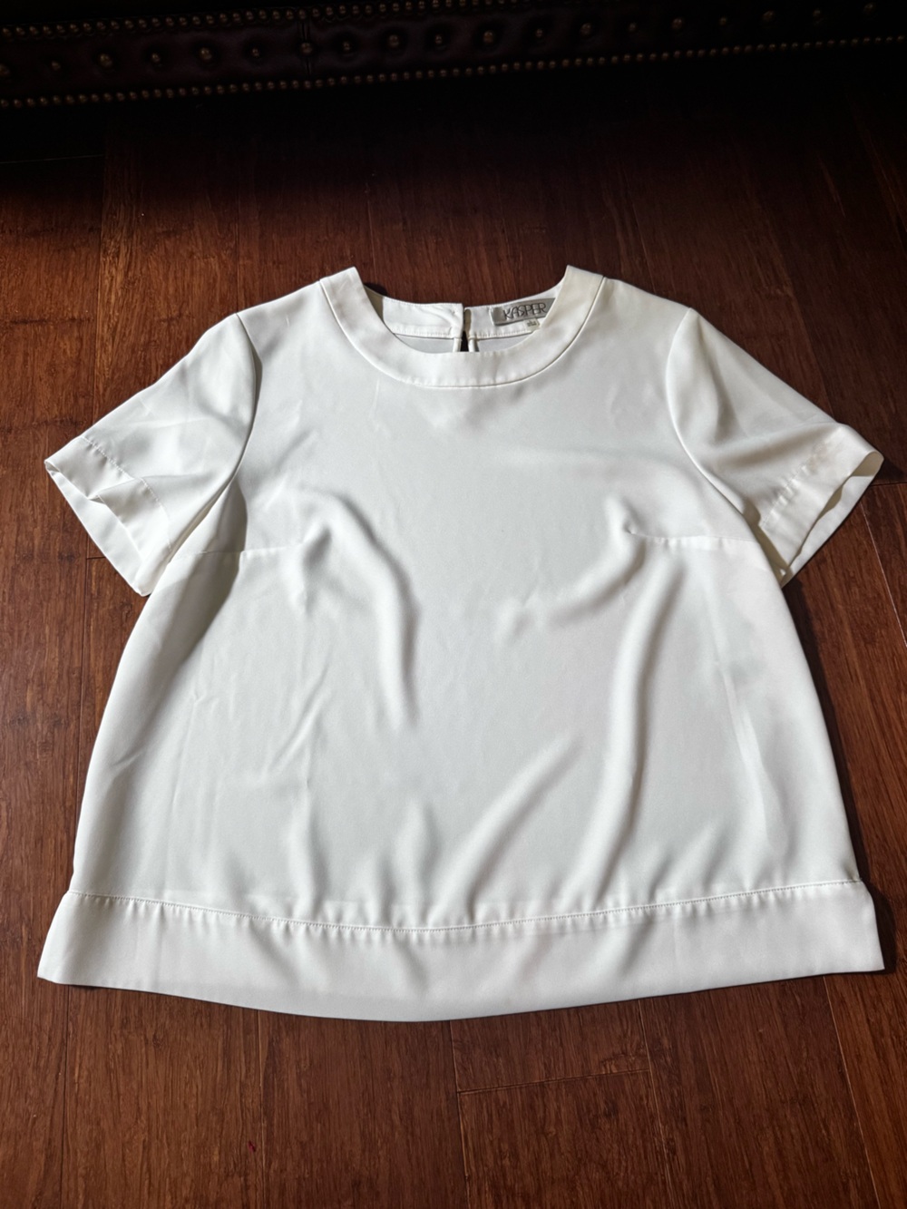 Vintage Kasper Round Crewneck Short Sleeve Relaxed Boxy Fit Top White Blouse